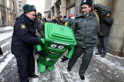 Баки для мусора в России